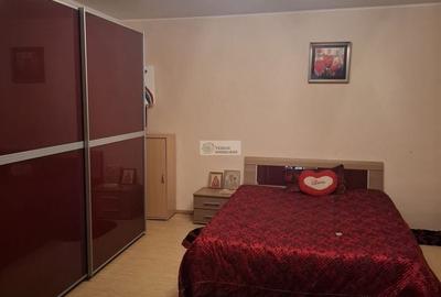 Casă cu 8 camere cu Canalizare în Garoafa - 11