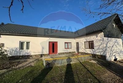 Casa / Vila cu 3 camere in Carligele - 1