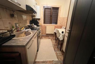 Apartament cu 3 camere semidecomandat în Podu Roș - 9