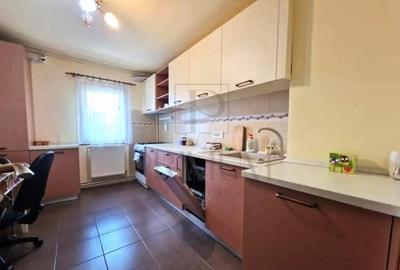 SOARELUI - ETAJ 1 - BLOC IZOLAT - 4 cam - 2 bai - 2 balcoane