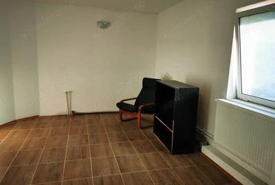 Inchiriere spa?iu, et.1, 300 mp, situat in Targu Jiu, Calea Bucure?ti - 6