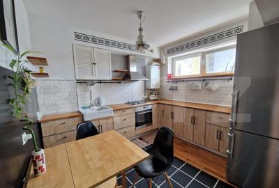 Apartament cu 3 camere, 68 mp, zona Consul Apartament cu 3 camere, 68 mp, zona Consul - 2