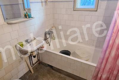 Casă cu 4 camere cu Teren 2714 Mp în Central - 11