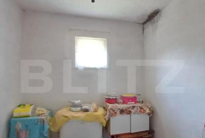 Casa renovabila de vanzare, cu 2 camere, 97 mp, zona Poiana - 2
