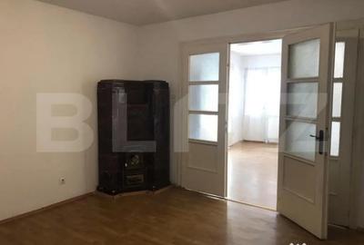 Casă cu 4 camere cu Teren 160 Mp în Schei