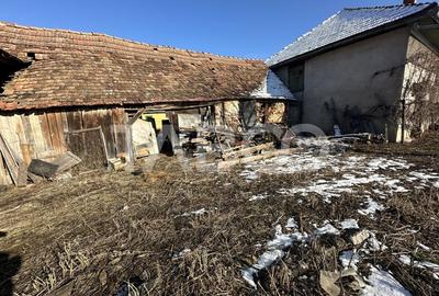 Casa cu potential de investitie 280 mp utili teren liber 2064 Cincu - 10