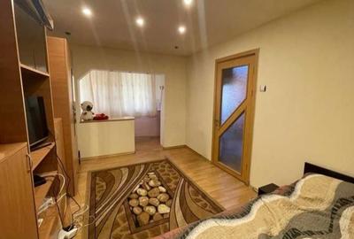 Garsonieră decomandată în Petros - 1