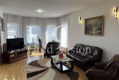 Casă cu 7 camere cu Teren 2000 Mp în Central - 4