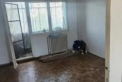 Apartament 3 camere cf 1 dec zona govandari de vanzare