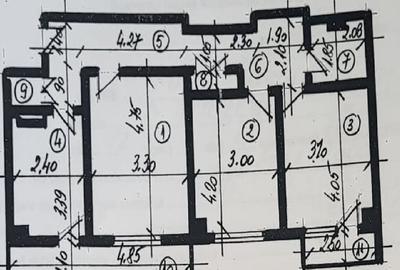 Apartament cu 3 camere decomandat în Victoriei