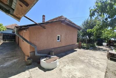 Casă cu 4 camere în Gura Vadului - 1