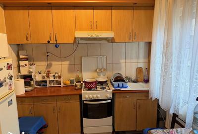 Apartament cu 3 camere în Micro 15 - 1