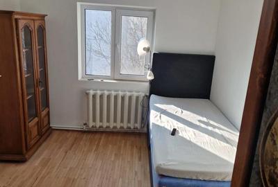 Apartament cu 3 camere semidecomandat în Păcurari - 3