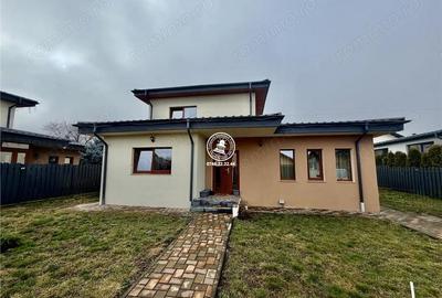 Casă cu 4 camere cu Teren 425 Mp în Miroslava