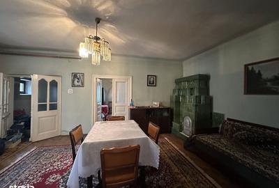 Casă cu 4 camere cu Teren 1266 Mp în Strejnicu - 1