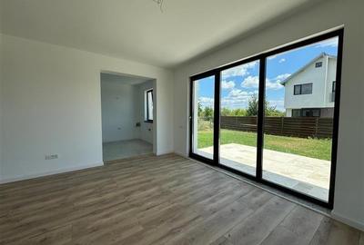 VILA IN CORBEANCA - OSTRATU // CURTE 364 MP // 5 CAMERE - 5