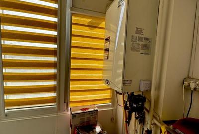 3 camere .. model decomandat ..  zona Lipovei .. etajul 3 - 4