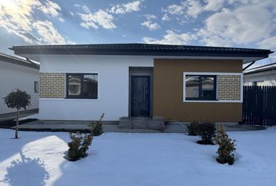 Casă individuală cu 4 camere cu Canalizare în Tunari - 1