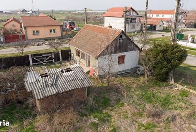 Casă cu 2 camere cu Teren 1570 Mp în Ghioroc