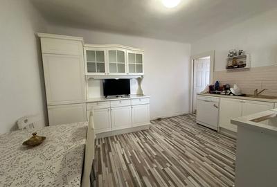Ofer spre închiriere apartament la casa - 5