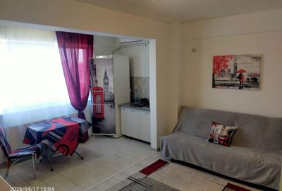 Garsonieră în Roșu