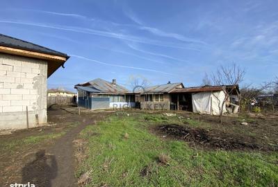 Casă cu 4 camere cu Teren 1600 Mp în Izvoarele - 7