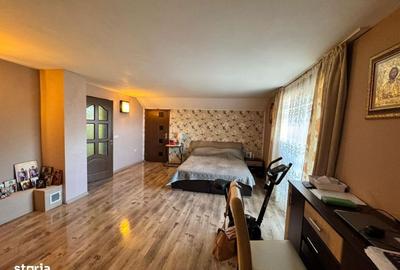 Casă cu 4 camere cu Teren 1300 Mp în Central - 2