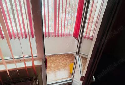 De vanzare Apartament 3 camere, confort 1, in Tarnaveni, cartierul Pacii - 3