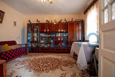 Casă cu 5 camere cu Teren 3365 Mp în Conțești - 6