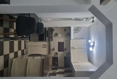 Apartament cu 3 camere decomandat în Cet - 5