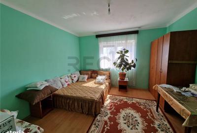 Casă cu 3 camere cu Teren 2230 Mp în Saca - 2