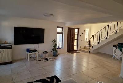 Apartament cu 7 camere decomandat în Pielești - 6