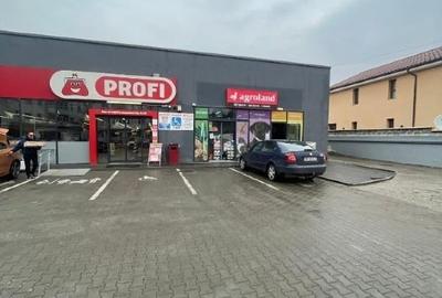 CENTRUL COMERCIAL ADJUD - 2