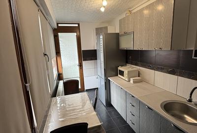 Apartament cu 3 camere decomandat în Central - 1