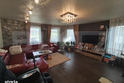 Casă cu 6 camere cu Teren 900 Mp în Sânmartin