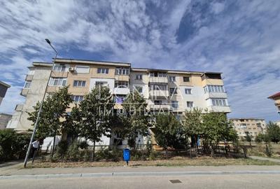 Apartament 2 camere, et. 2, in Rovinari, str. Sporturilor - 5