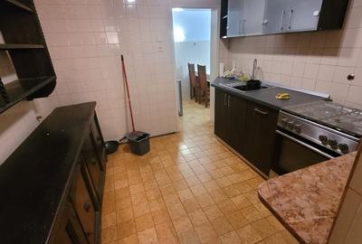 Universitate, Intercontinental, Blocul Roșu - 15