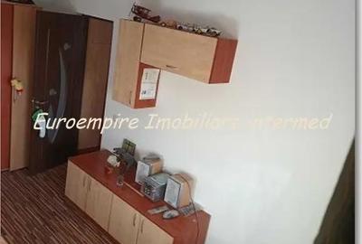 Apartament cu 2 camere decomandat în Poarta 6 - 7