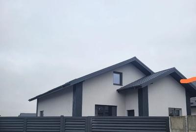 Casă individuală cu 3 camere cu Canalizare în Est - 1