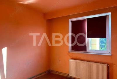 Apartament de vanzare 2 camere decomandate 33 mp zona Stejarului - 2