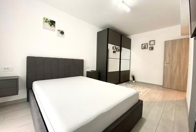 Apartament cu 3 camere decomandat, mobilat în Tractorul - 8