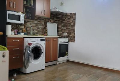 Casă individuală cu 5 camere cu Canalizare în Km 5 - 26