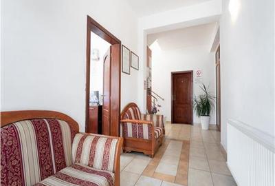 Hotel/Pensiune, de 500 mp, în Băile 1 Mai - 3