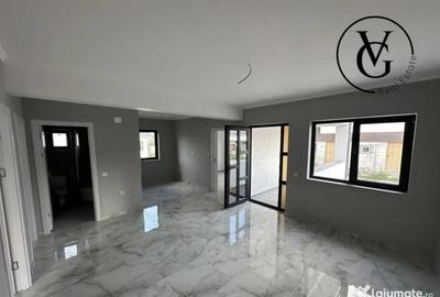 Casă cu 4 camere cu Canalizare în Central - 1