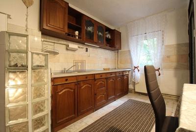 Aradului, 3 camere + 2 bai,  centrala proprie - 9