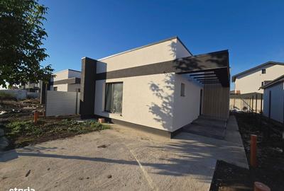 Casă cu 3 camere în Berceni - 1