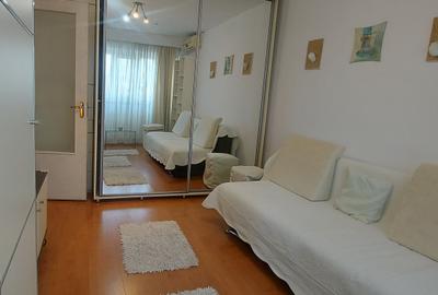 Panduri- garsoniera cocheta la cinci minute de metrou!! - 36