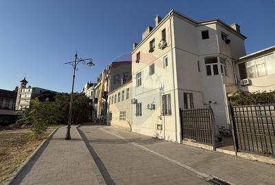 Casa / Vila cu 9 camere de vanzare in zona Peninsula - 17
