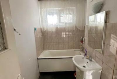 Apartament cu 3 camere decomandat în Podu Roș - 6