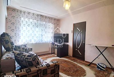 Apartament cu 3 camere semidecomandat în Nufărul